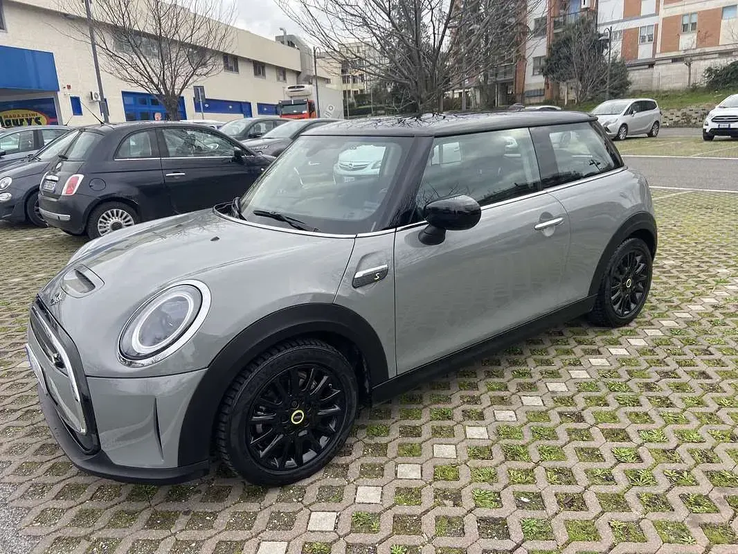 Usata Mini Cooper SE 75 kW (102 CV) 2022 Utilitaria