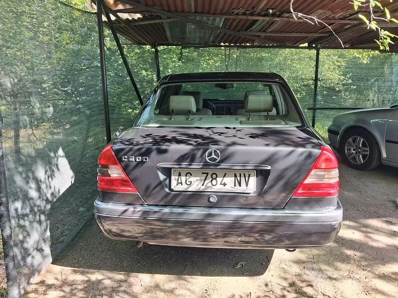 Usata Mercedes C200 136 CV (100 kW) 1996 Berlina
