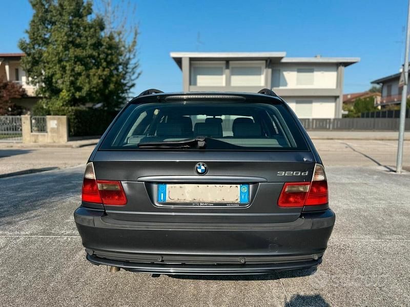 Usata BMW 320 150 CV (110 kW) 2002 Blu Station wagon
