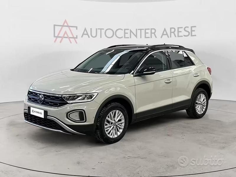 Begagnad VW T-Roc Life 110 HK (80 kW) 2024 SUV