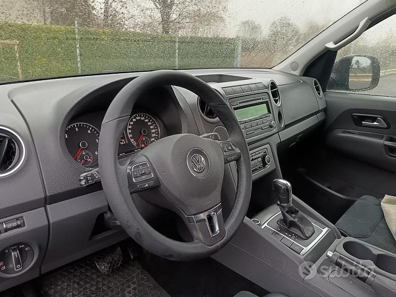 Usata VW Amarok 180 CV (132 kW) 2015 Nero Pick-up