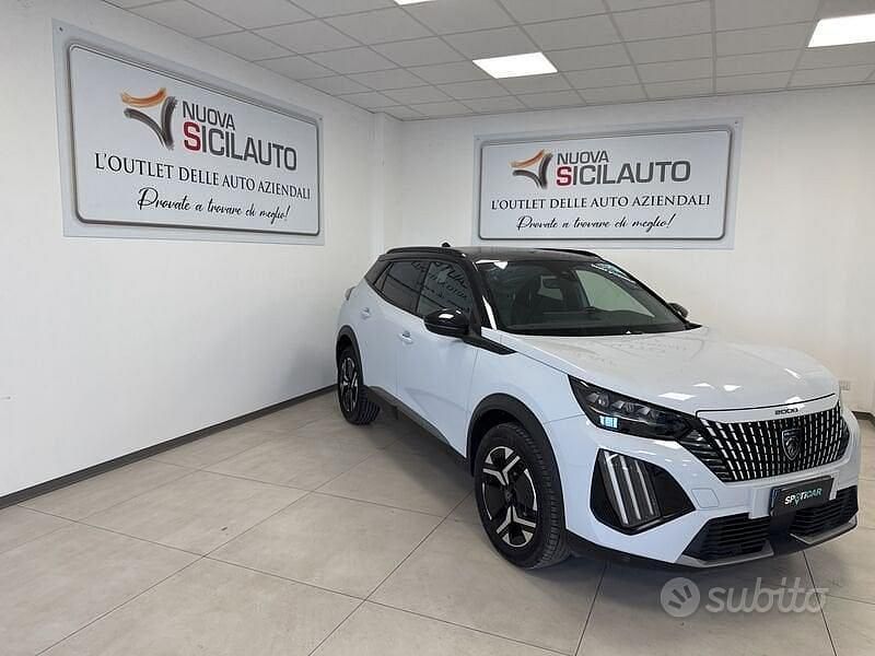 Usata Peugeot 2008 GT 131 CV (96 kW) 2024 Bianco SUV