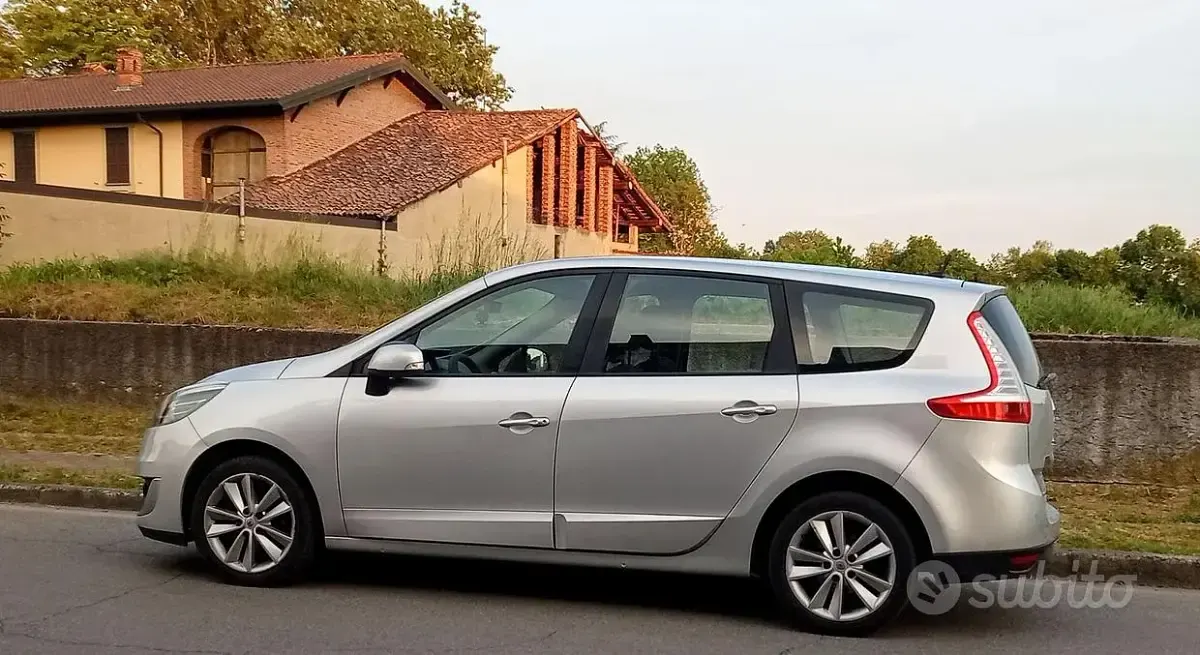 Usata Renault Scenic E-Tech 110 CV (80 kW) 2012 Grigio Berlina