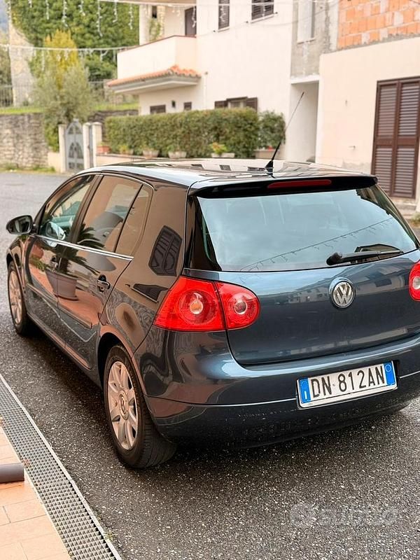 Usata VW Golf VI 2009 Blu Utilitaria