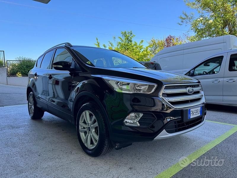Usata Ford Kuga Titanium 120 CV (88 kW) 2018 Nero SUV