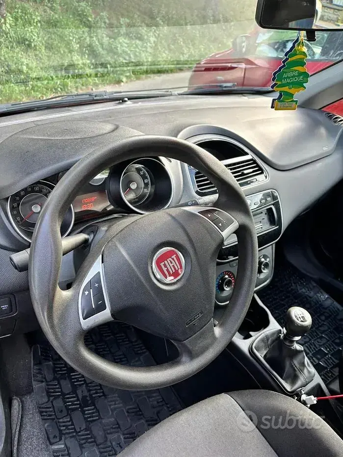 Usata Fiat Punto 77 CV (56 kW) 2013 Rosso Utilitaria