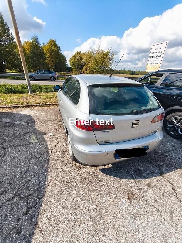 Usata Seat Ibiza 64 CV (47 kW) 2003 Grigio Berlina