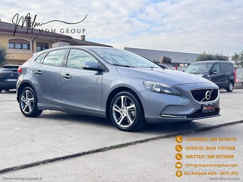 Usata Volvo V40 R-Design Momentum 119 CV (87 kW) 2016 Berlina