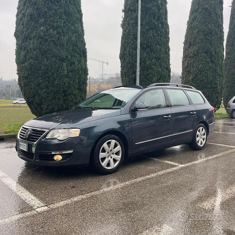 Usata VW Passat 75 CV (55 kW) 2008 Blu Berlina