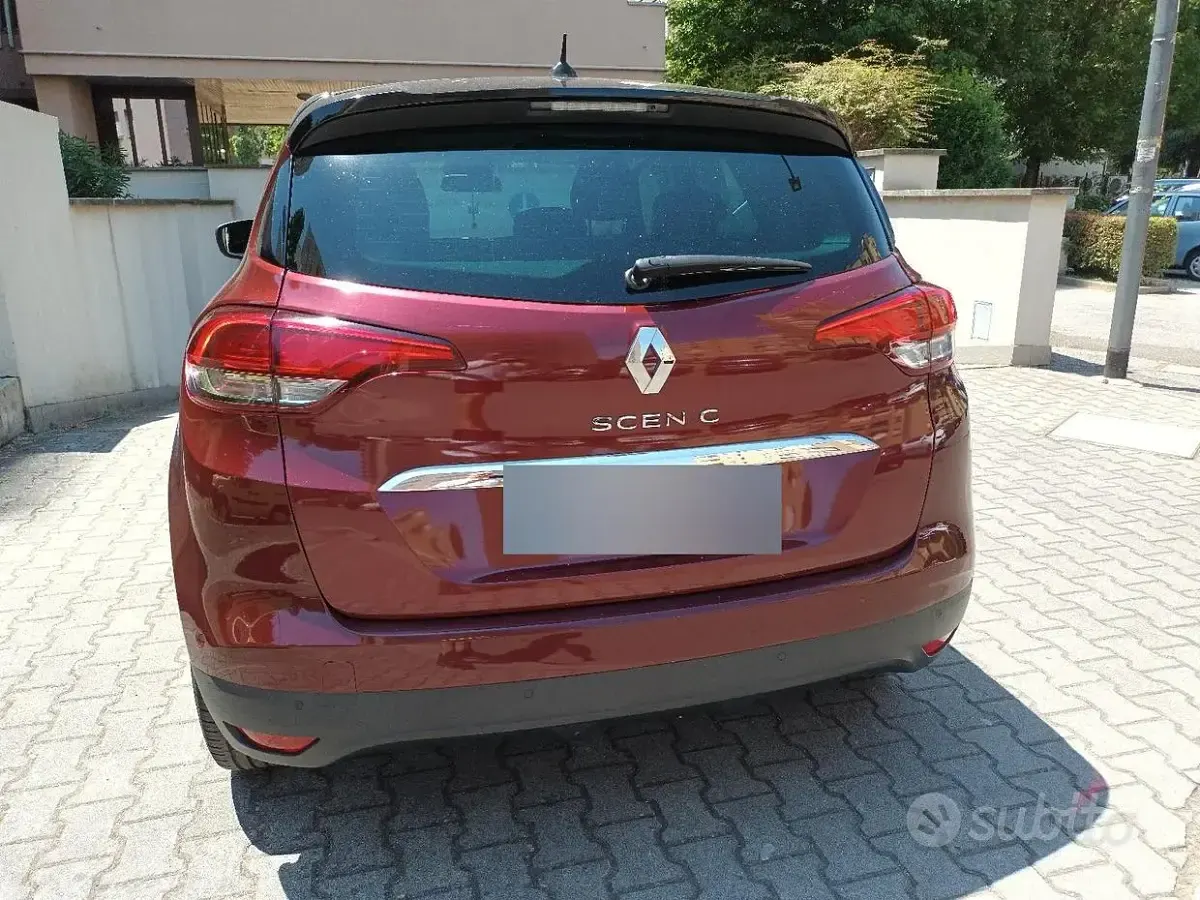 Usata Renault Scénic III 110 CV (80 kW) 2017 Rosso Monovolume