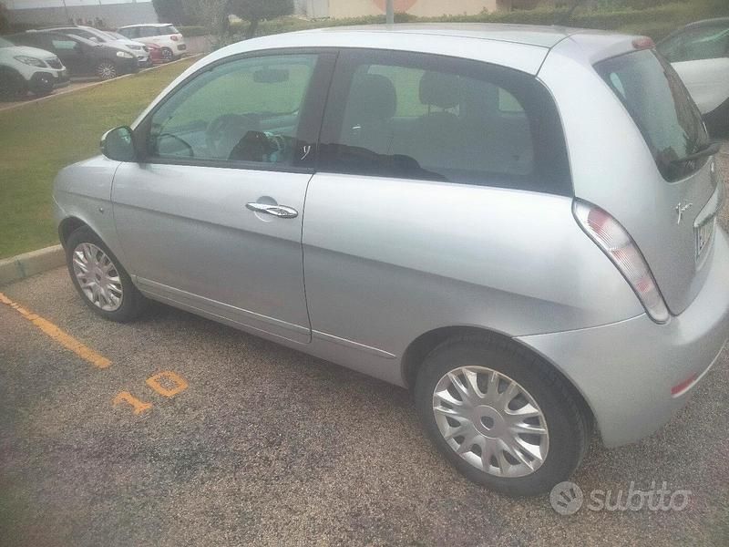 Usata Lancia Ypsilon 2011 Grigio Utilitaria