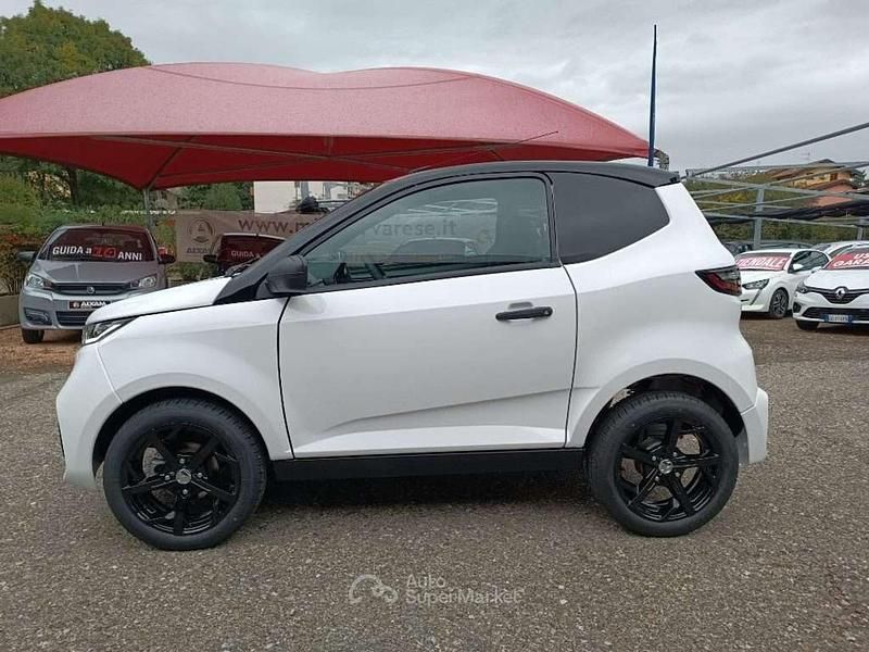 Nuova Aixam AMBITION Pack 2026 Bianco Utilitaria