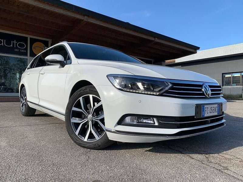Usata VW Passat Executive 150 CV (110 kW) 2016 Bianco Station wagon