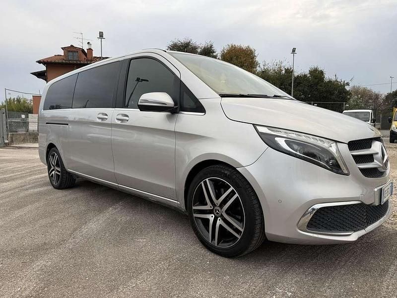 Usata 2021 Mercedes V300 Premium Monovolume | 38.500 € (Super prezzo) - Immagine 1/4