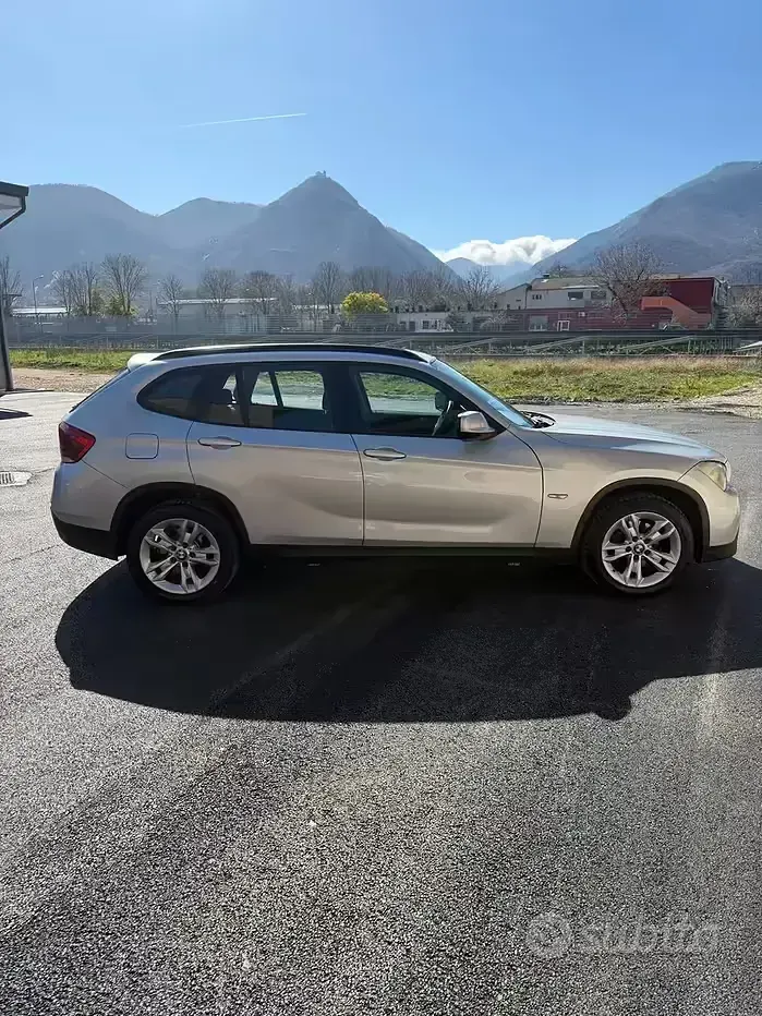 Usata BMW X1 177 CV (130 kW) 2011 Grigio SUV