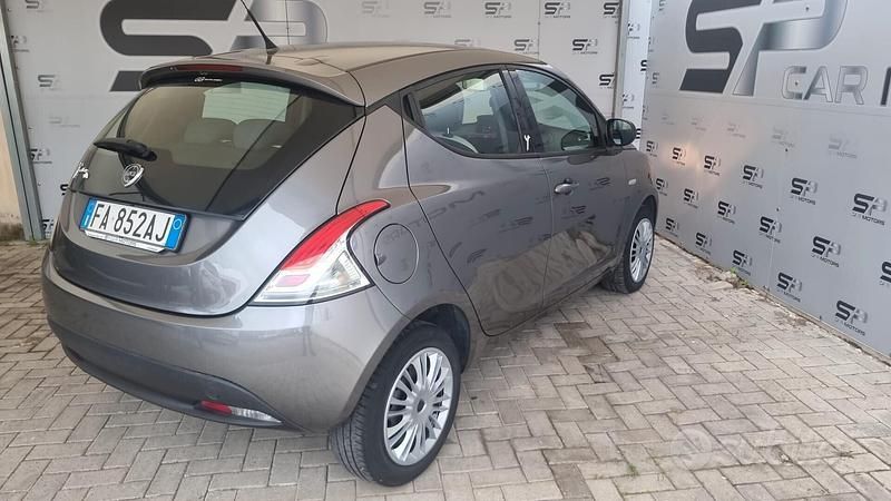 Usata Lancia Ypsilon S 95 CV (69 kW) 2015 Grigio Utilitaria