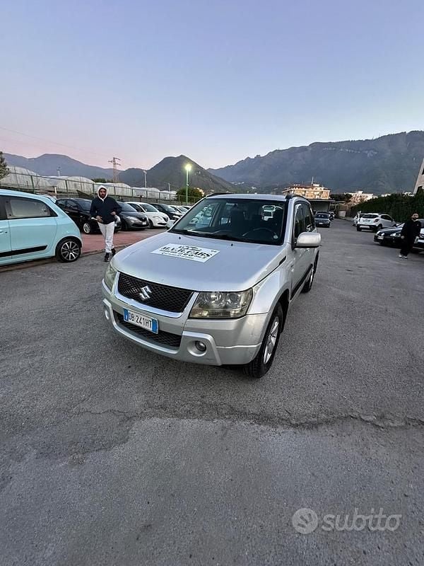 Usata Suzuki Grand Vitara 129 CV (94 kW) 2006 Grigio SUV