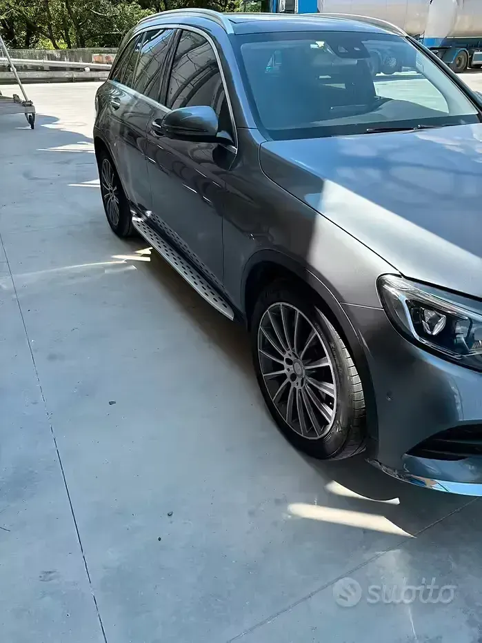 Usata Mercedes GLC250 204 CV (150 kW) 2017 Grigio Station wagon