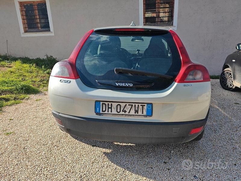 Usata Volvo C30 204 CV (150 kW) 2007 Grigio Utilitaria