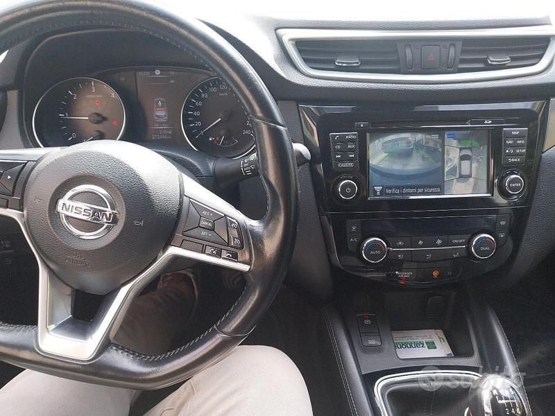 Usata Nissan Qashqai N-Connecta 116 CV (85 kW) 2018 Grigio SUV