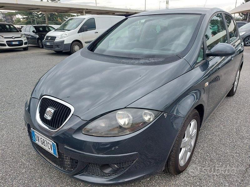 Usata Seat Altea Style 105 CV (77 kW) 2009 Grigio Monovolume