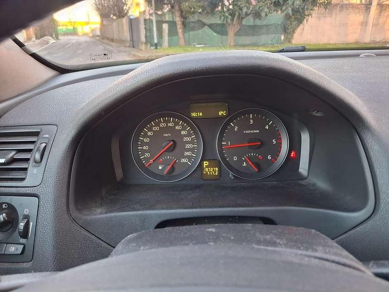 Usata Volvo V50 Kinetic 136 CV (100 kW) 2012 Nero Station wagon