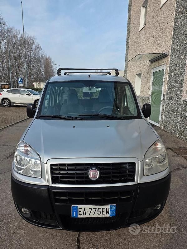 Usata Fiat Doblò 103 CV (75 kW) 2009 Grigio Monovolume
