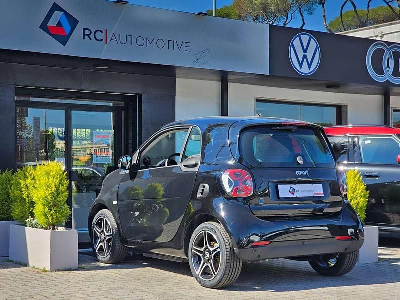 Usata Smart ForTwo Coupé Prime 41 kW (56 CV) 2021 Sapphire blue metallico Utilitaria