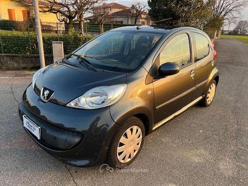 Usata Peugeot 107 68 CV (50 kW) 2007 Grigio Utilitaria