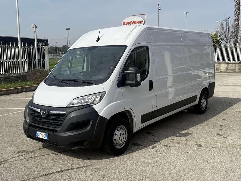 Usata Opel Movano 140 CV (102 kW) 2023 Bianco Furgone