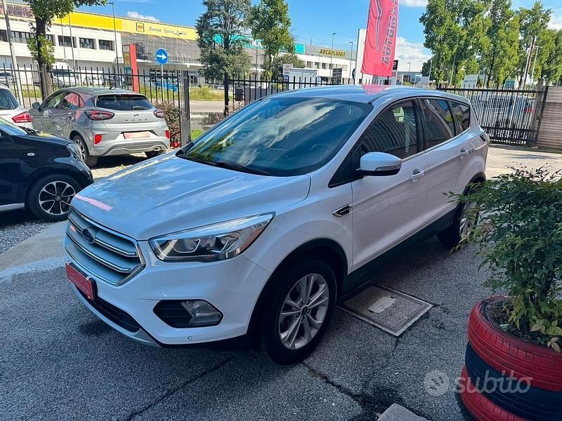 Usata Ford Kuga Titanium 120 CV (88 kW) 2019 Bianco SUV