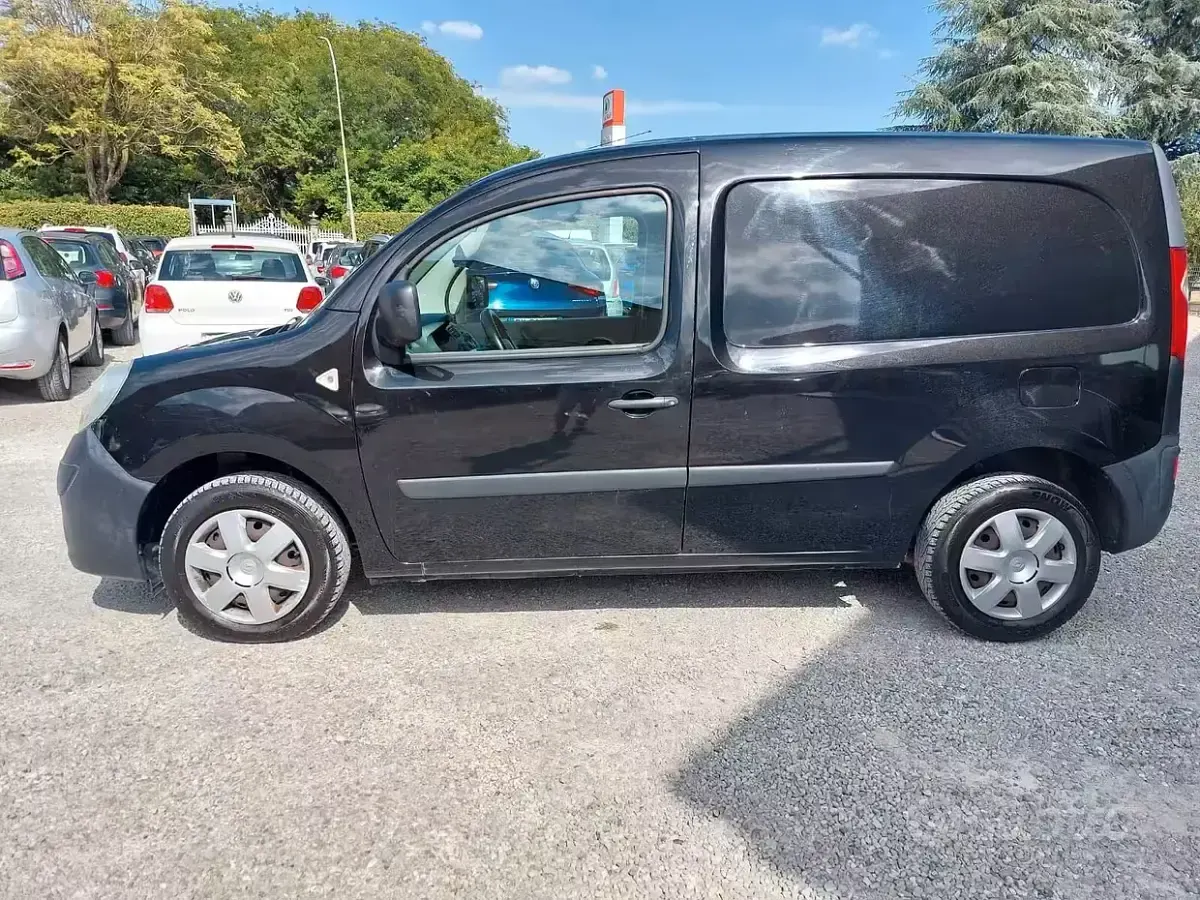 Usata Renault Kangoo 85 CV (62 kW) 2010 Nero Monovolume