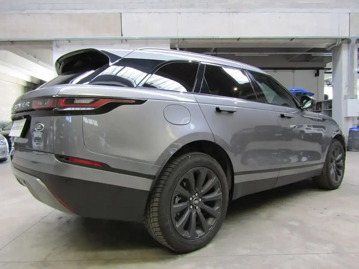 Usata Land Rover Range Rover Velar R-Dynamic 204 CV (150 kW) 2021 Grigio medio metallizzato SUV