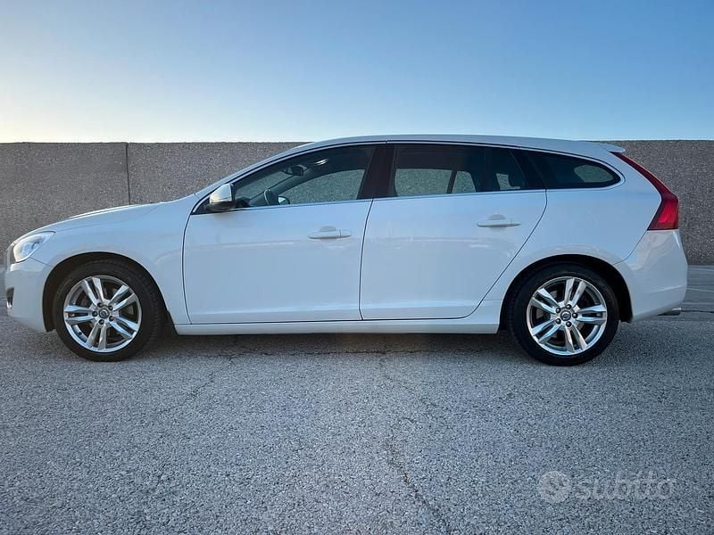 Usata Volvo V60 163 CV (119 kW) 2012 Bianco Station wagon
