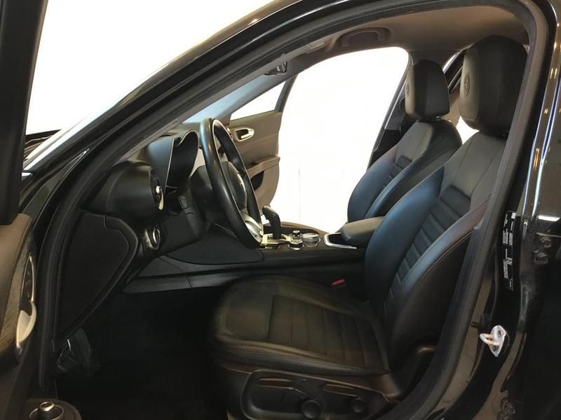 Usata Alfa Romeo Giulia Executive 160 CV (117 kW) 2020 Nero Berlina