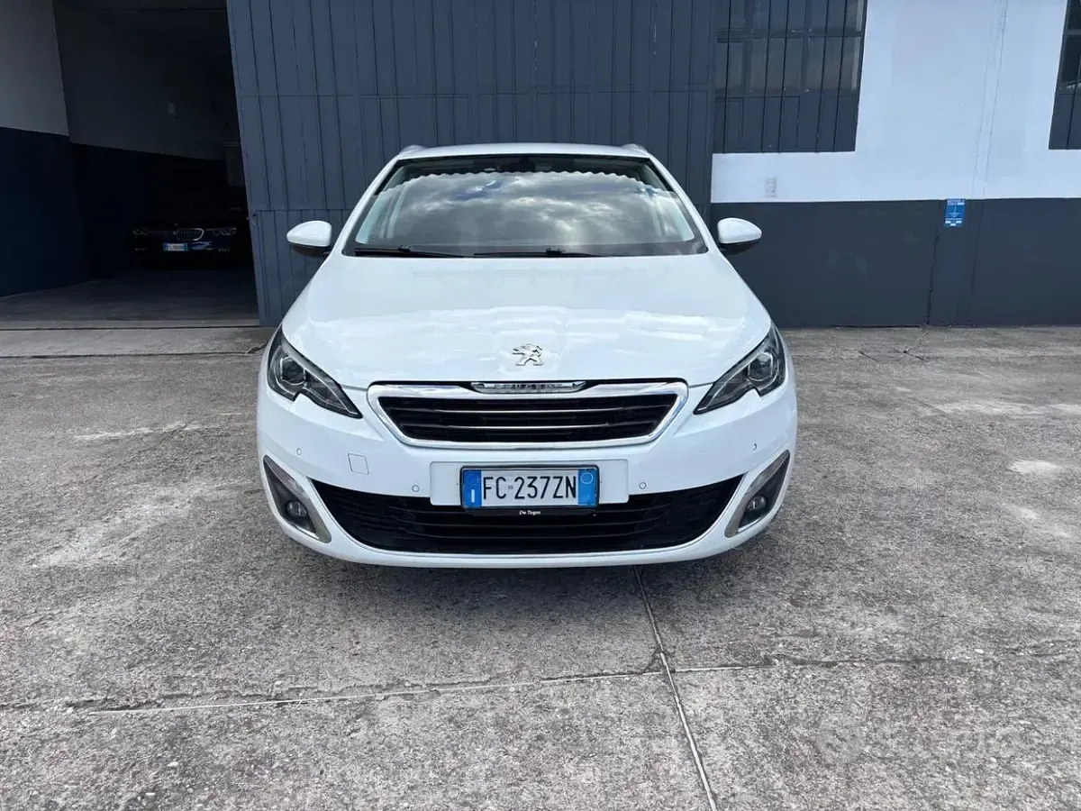 Usata Peugeot 308 120 CV (88 kW) 2016 Bianco Station wagon