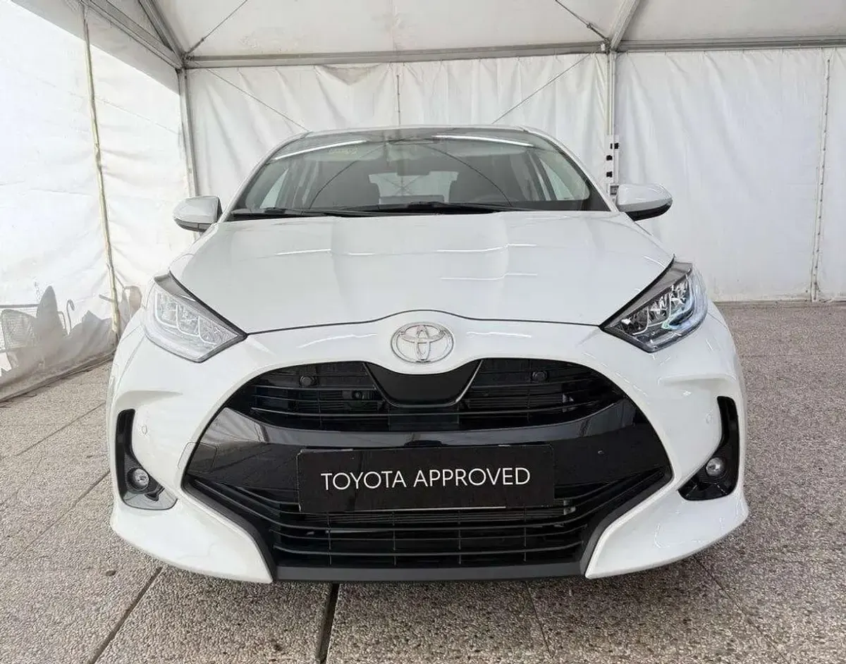 Usata Toyota Yaris Hybrid Trend 116 CV (85 kW) 2026 Super white Berlina