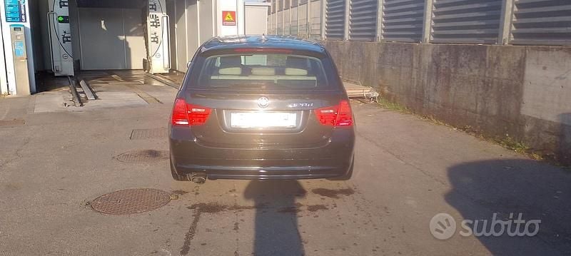 Usata BMW 320 184 CV (135 kW) 2011 Nero Station wagon