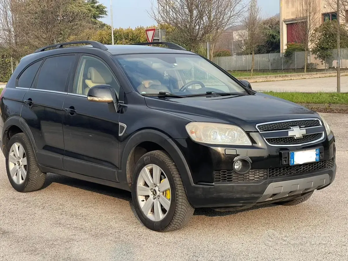 Usata Chevrolet Captiva 150 CV (110 kW) 2007 Nero SUV