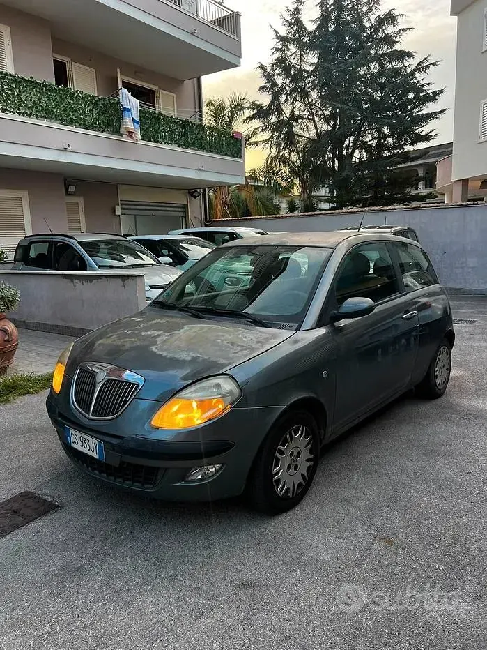 Usata Lancia Ypsilon 69 CV (50 kW) 2005 Grigio Utilitaria