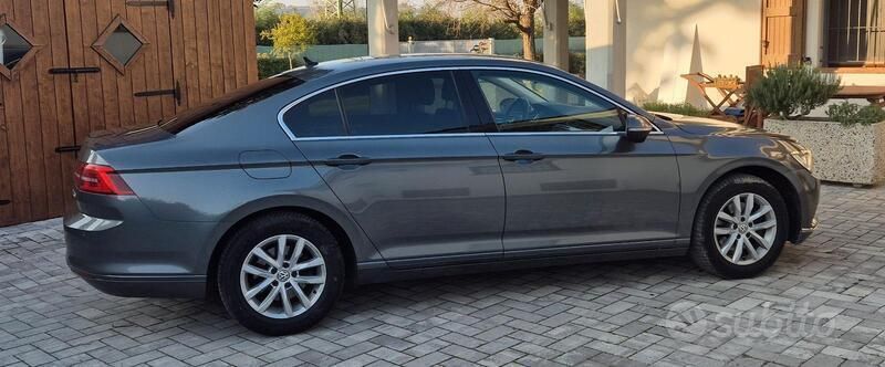 Usata VW Passat Business 180 CV (132 kW) 2016 Grigio Berlina