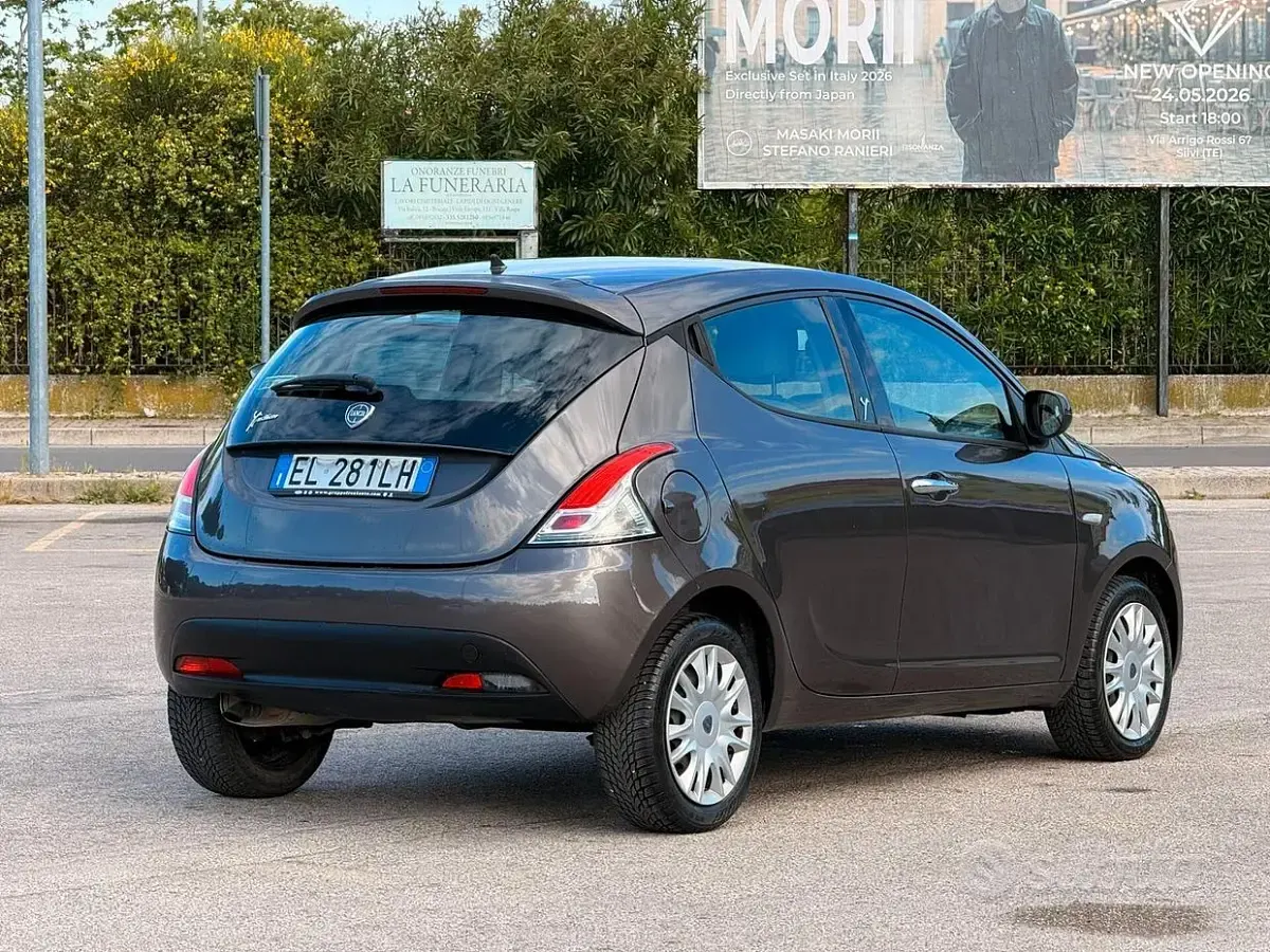 Usata Lancia Ypsilon 95 CV (69 kW) 2013 Grigio Utilitaria