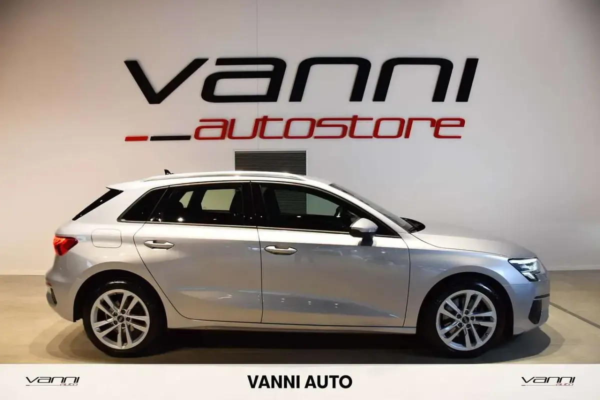 Usata Audi A3 Sportback 150 CV (110 kW) 2021 Argento Utilitaria