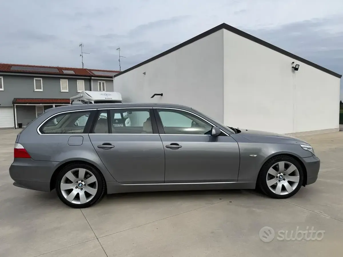 Usata BMW 520 170 CV (125 kW) 2009 Grigio Station wagon