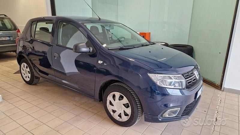Usata Dacia Sandero Comfort 90 CV (66 kW) 2019 Blu Berlina