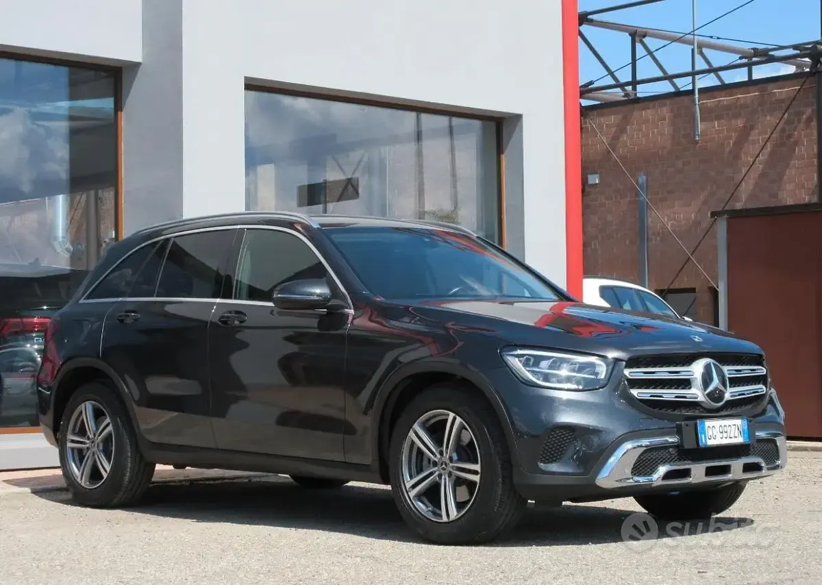 Usata Mercedes GLC200 163 CV (119 kW) 2021 Grigio SUV
