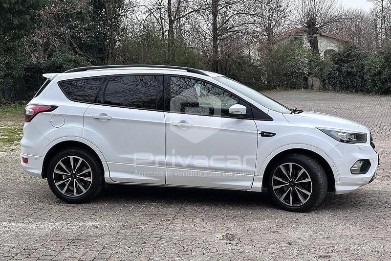 Usata Ford Kuga ST-Line 120 CV (88 kW) 2017 Bianco SUV