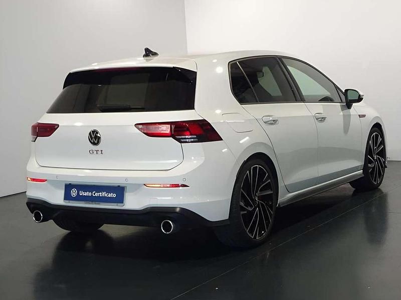 Usata VW Golf VIII GTI 245 CV (180 kW) 2022 0q pure white Berlina