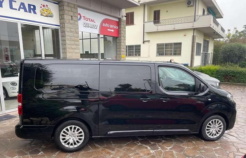 Usata Peugeot Traveller Business-Line 120 CV (88 kW) 2022 Nero Monovolume
