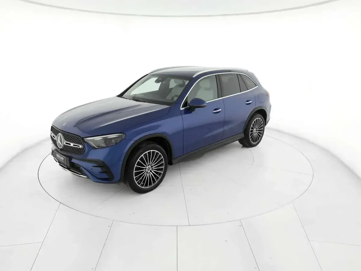 Usata Mercedes GLC300 Premium 197 CV (144 kW) 2023 Blu spettrale SUV
